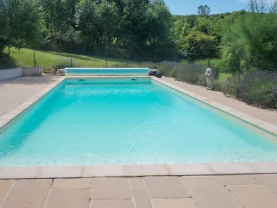 PoolOfHouse