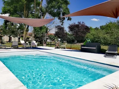 PoolOfHouse