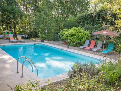 PoolOfHouse