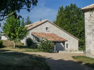 Außenseite Ferienhaus [Sommer]