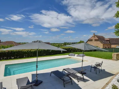 PoolOfHouse