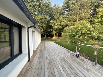 Vue du bois depuis la cuisine