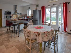 23745277-Ferienhaus-8-Saint-Saturnin-lès-Apt-300x225-4