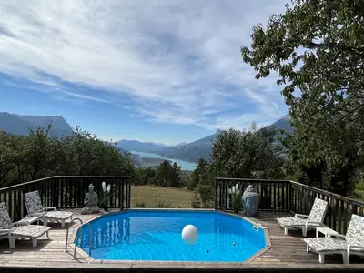 PoolOfHouse