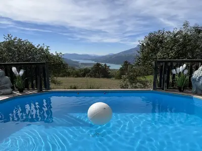 PoolOfHouse