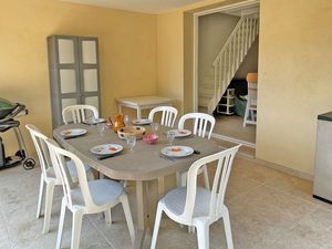 23961748-Ferienhaus-5-Sainte-Maxime-300x225-1