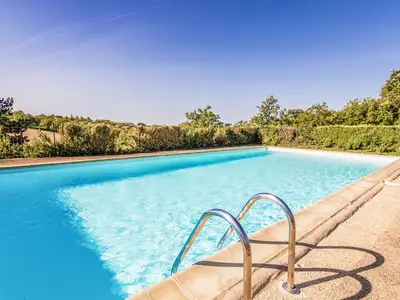 PoolOfHouse