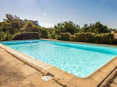 PoolOfHouse