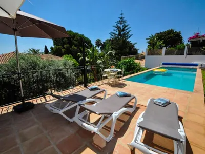 PoolOfHouse