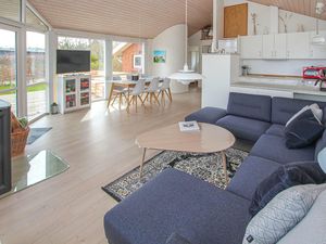 23758962-Ferienhaus-6-Samsø-300x225-2