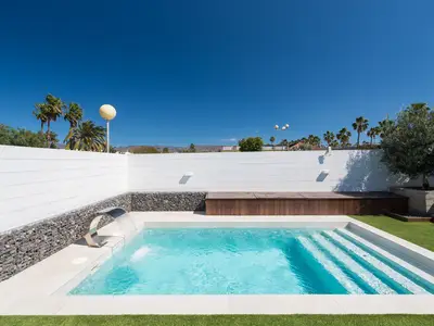 PoolOfHouse