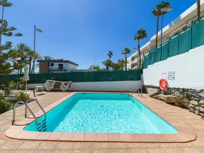 PoolOfHouse