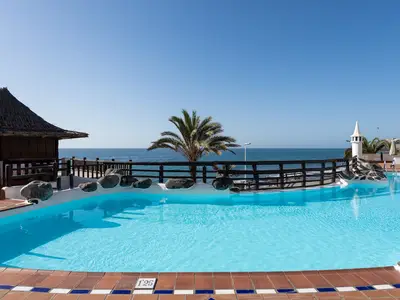 PoolOfHouse