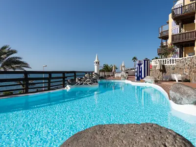 PoolOfHouse