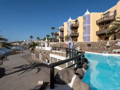PoolOfHouse