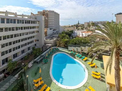 PoolOfHouse