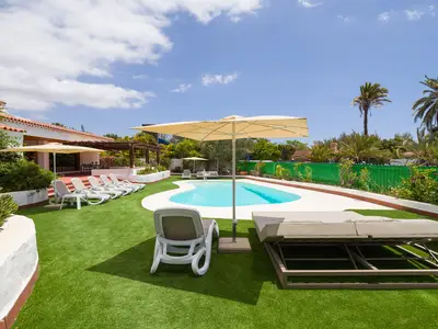 PoolOfHouse