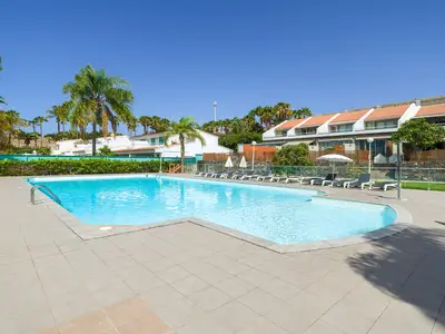 PoolOfHouse