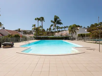 PoolOfHouse