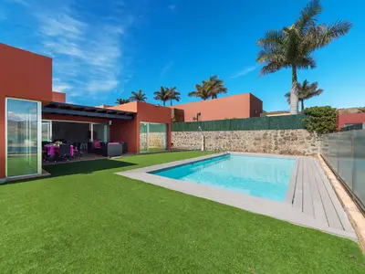 PoolOfHouse
