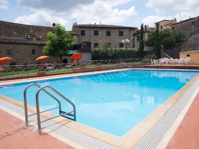 PoolOfHouse
