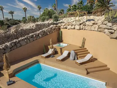 PoolOfHouse