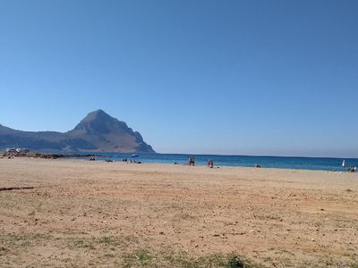 Blick auf das Meer und den Monte Cofano