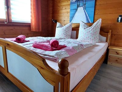 Schlafzimmer mit 1,80m Ehebett