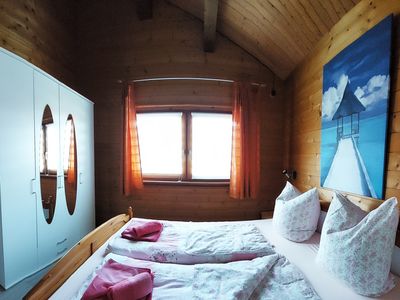 Schlafzimmer mit 1,80m Ehebett