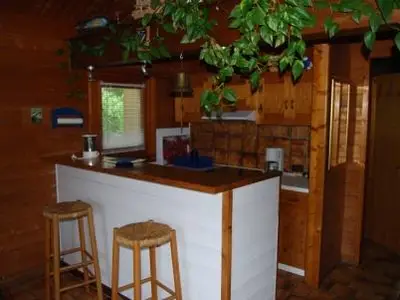 Küchenzeile mit Tresen