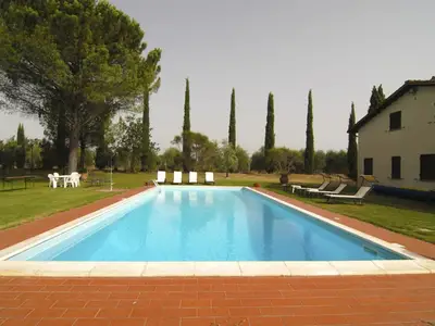PoolOfHouse