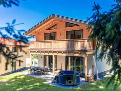 Haus mit Blick zum W