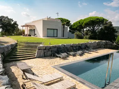 PoolOfHouse