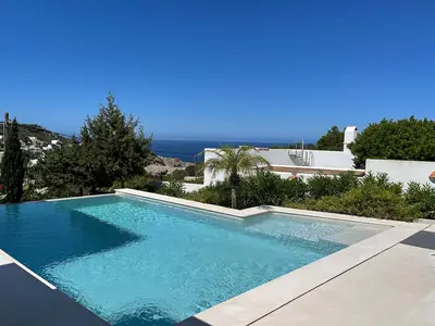 PoolOfHouse