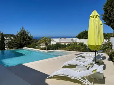 PoolOfHouse