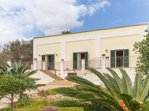 23924688-Ferienhaus-8-Santa Cesarea Terme-300x225-1