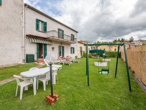 23867566-Ferienhaus-4-Sassofortino-300x225-1