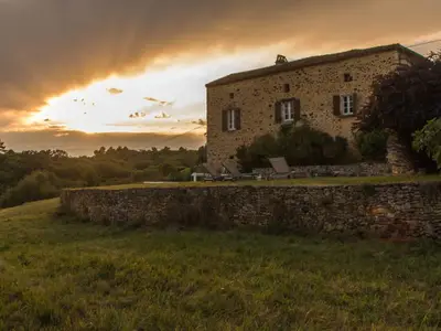 Außenseite Ferienhaus [Sommer]