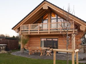 Rundstammhaus Ferienhaus Wiesenchalet