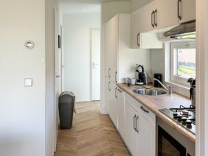 23762304-Ferienhaus-4-Scherpenisse-300x225-3