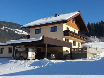 Winter - Hausansicht