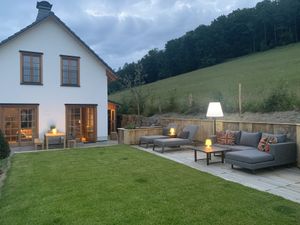 24051205-Ferienhaus-8-Schmallenberg-300x225-3