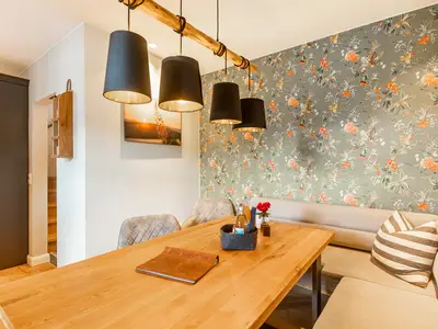 Photo, INSIDE, OUTSIDE