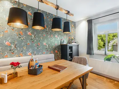 Photo, INSIDE, OUTSIDE