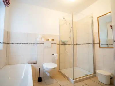 Badezimmer Feldscheune rechts