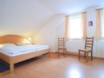 Schlafzimmer 1 Doppelhexe