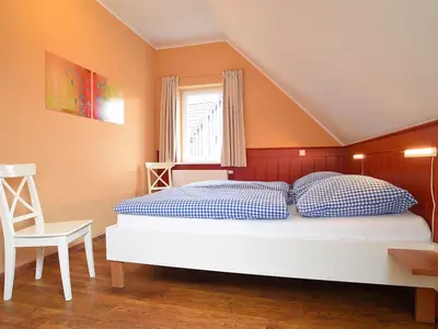 Schlafzimmer 1 DG Haus an der Weide links