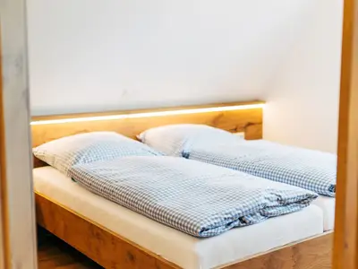 Schlafzimmer 2 Haus im Glück rechts