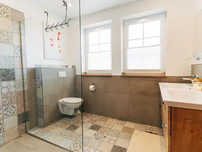 Badezimmer Haus im Glück rechts