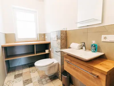 Gäste-WC EG Haus im Glück links